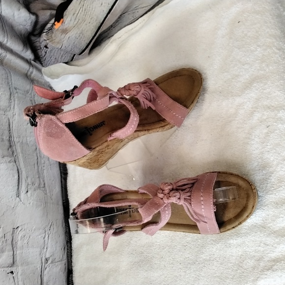 Minnetonka Shoes - Minnetonka wedge